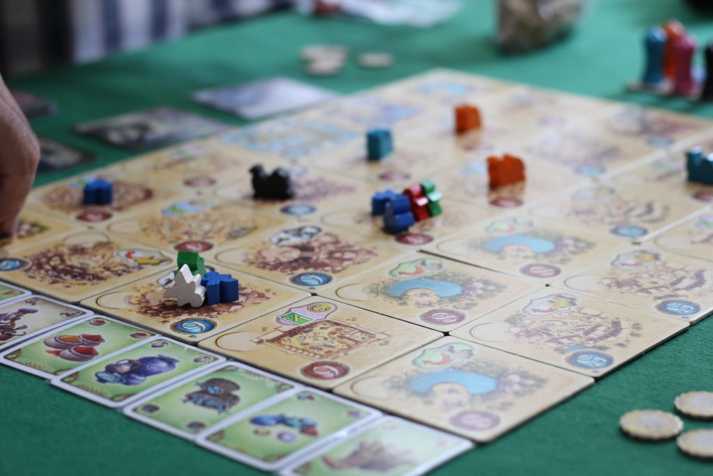 Jogo Five Tribes: Os Gênios de Naqala